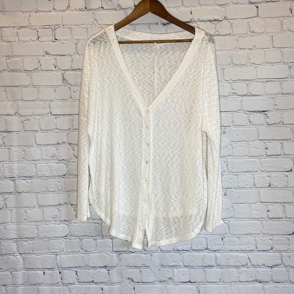 Calson White Long Sleeved Shirt - Picture 2 of 7